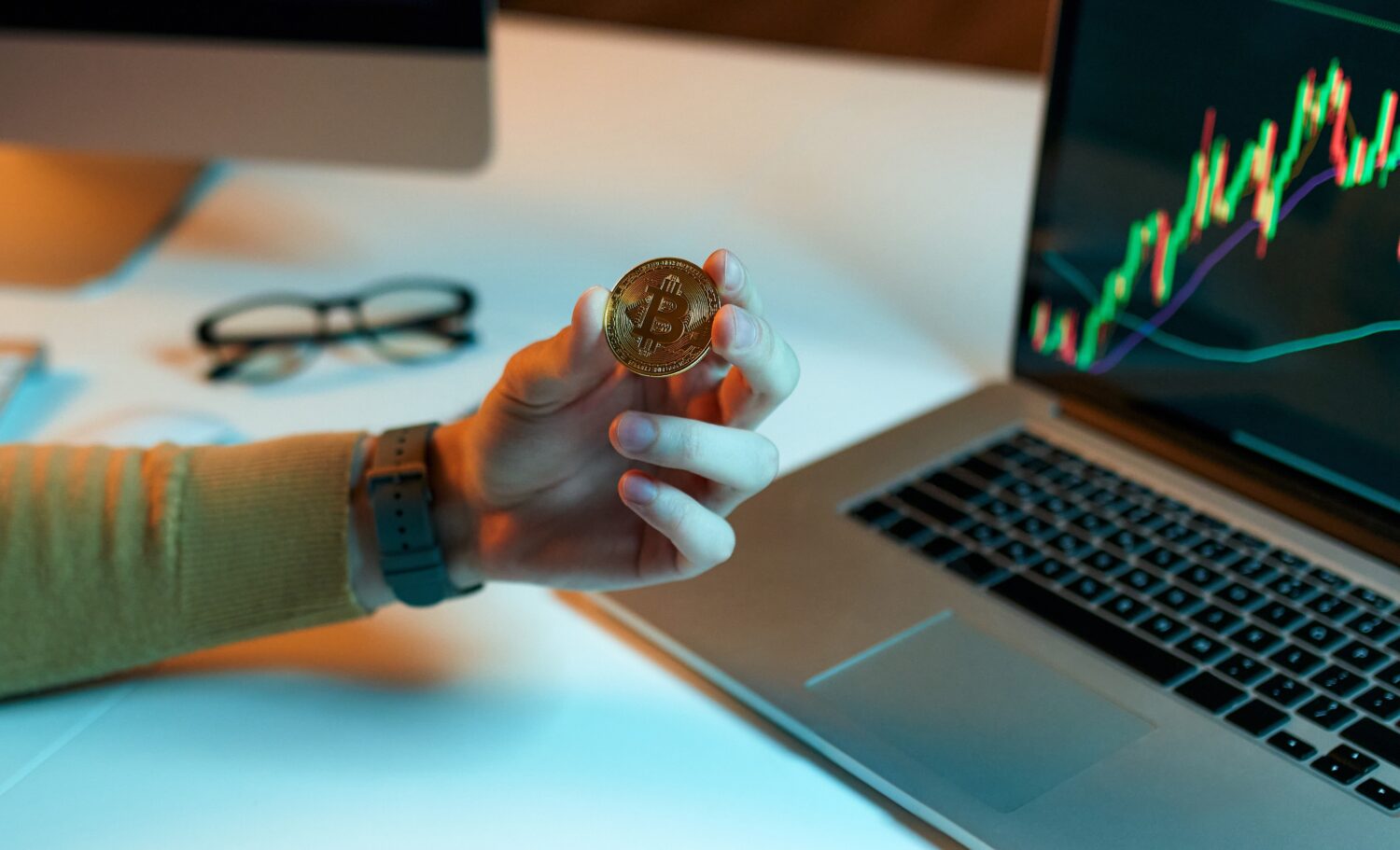 Peter Goddard picture of a bitcoin and a trading page. Articles about Chief Risk Officer Anoosh Arevshatian and Head of European and MENA Sales Gerry Afentakis of Zodia Custody spoke to Citywealth. We hear the story of what brought this institutional venture to where it is now, and how far it's planning to go