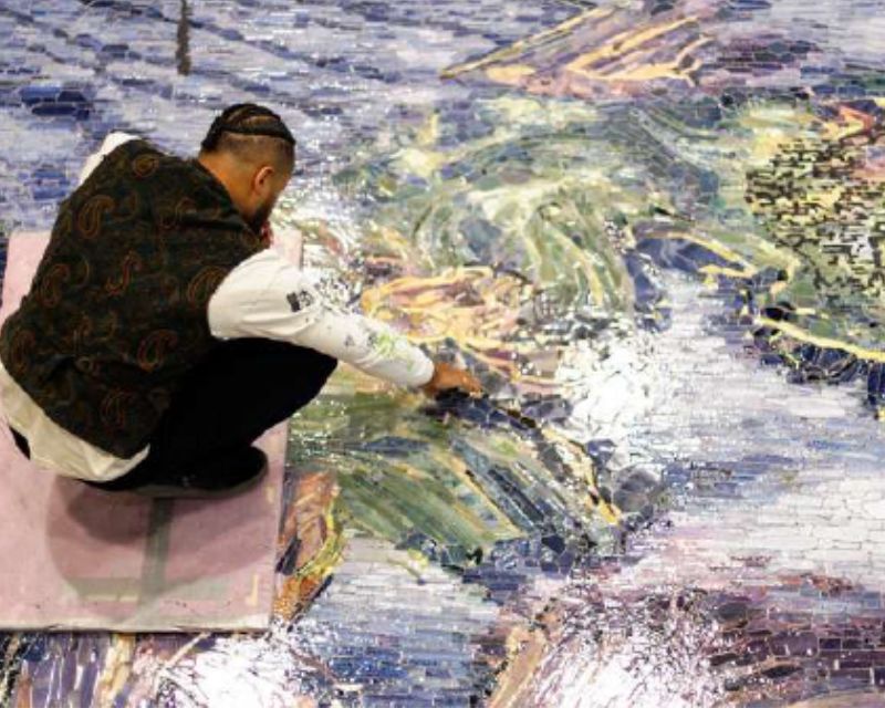 Picture of Manuel Mathieu working on Le mont habité, 2025. Photo:Jeanne Tétreault. Courtesy of the Gallery Hugues Charbonneau and the artist.